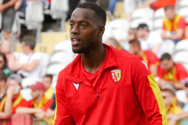 RC Lens communicates on the official start of Yannick Gomis at Guingamp