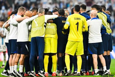 50 000 personnes ont acclamé les Bleus, de retour en France