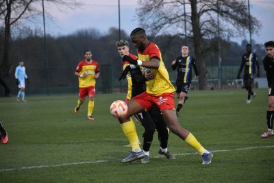 Parti de Lens en janvier, Yann Kembo devrait intégrer l’effectif professionnel de Gijon