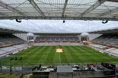 Après le match de rugby, la pelouse de Bollaert jugée en bon état