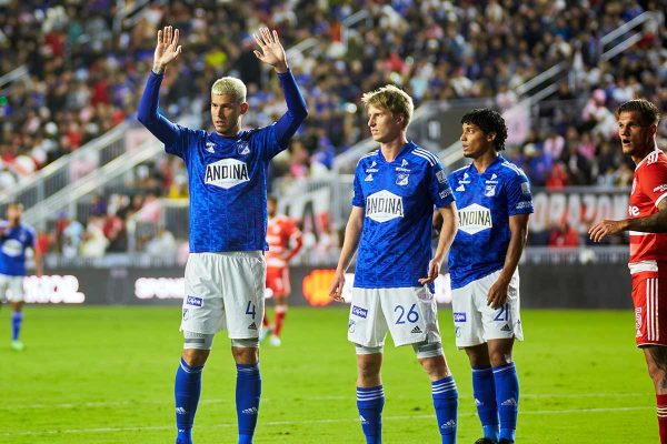 Les joueurs de Millonarios lors d'un match amical face à River Plate en janvier 2023