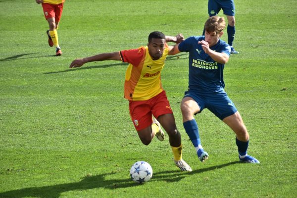 nolan bonte Lens PSV Youth League