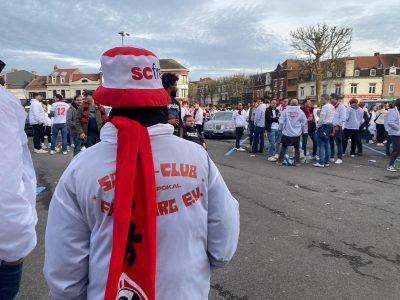 [Vidéo] Les supporters de Fribourg ont défilé dans les rues de Lens