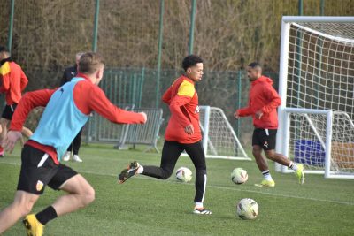 Quand Openda encense Sishuba après son but en Youth League