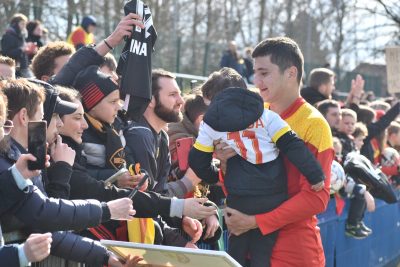 [En images] 5 000 personnes présentes pour l’entraînement du RC Lens