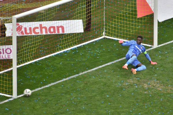 SAMBA PENALTY LENS LE HAVRE 060424