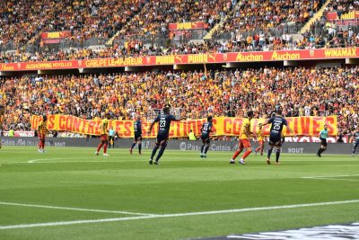 10 minutes de silence, des banderoles contre Labrune, et BeIN Sports… Une 50e à guichets fermés spéciale