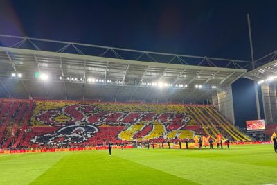 Tifo, hommages et banderoles vindicatives pour le 51e guichet fermé consécutif à Bollaert