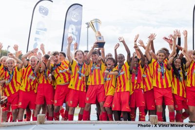 Jeunes filles et garçons du RC Lens ont remporté ensemble un beau tournoi mixte !