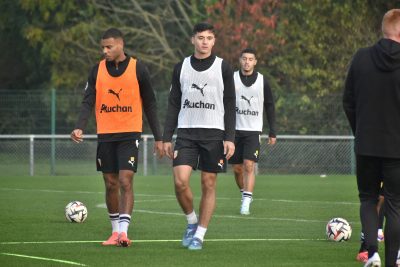 Les supporters veulent rester sur une défense à 4