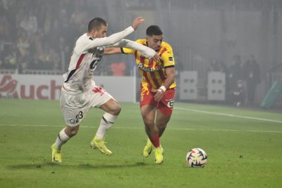 Le RC Lens soutient la ligue contre le cancer et vend ses maillots aux enchères