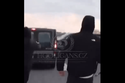 Après un guet-apens contre des supporters de Lens, des Brestois exhibent une portière arrachée